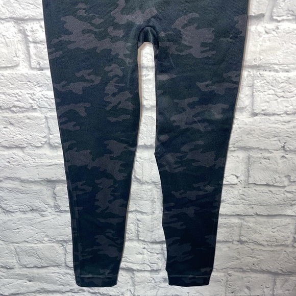 Spanx Look At Me Now Seamless Camo Black Athleisure Stretch Legging Lounge Pants - Picture 6 of 16